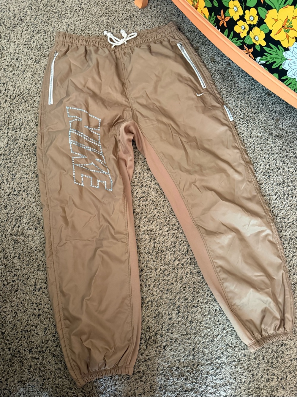 Nike men’s XL Tan Joggers